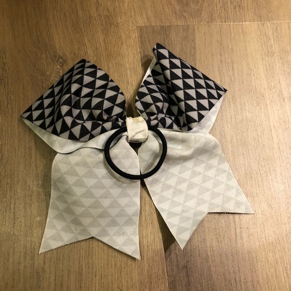 cheer bow - Picture 2 of 2